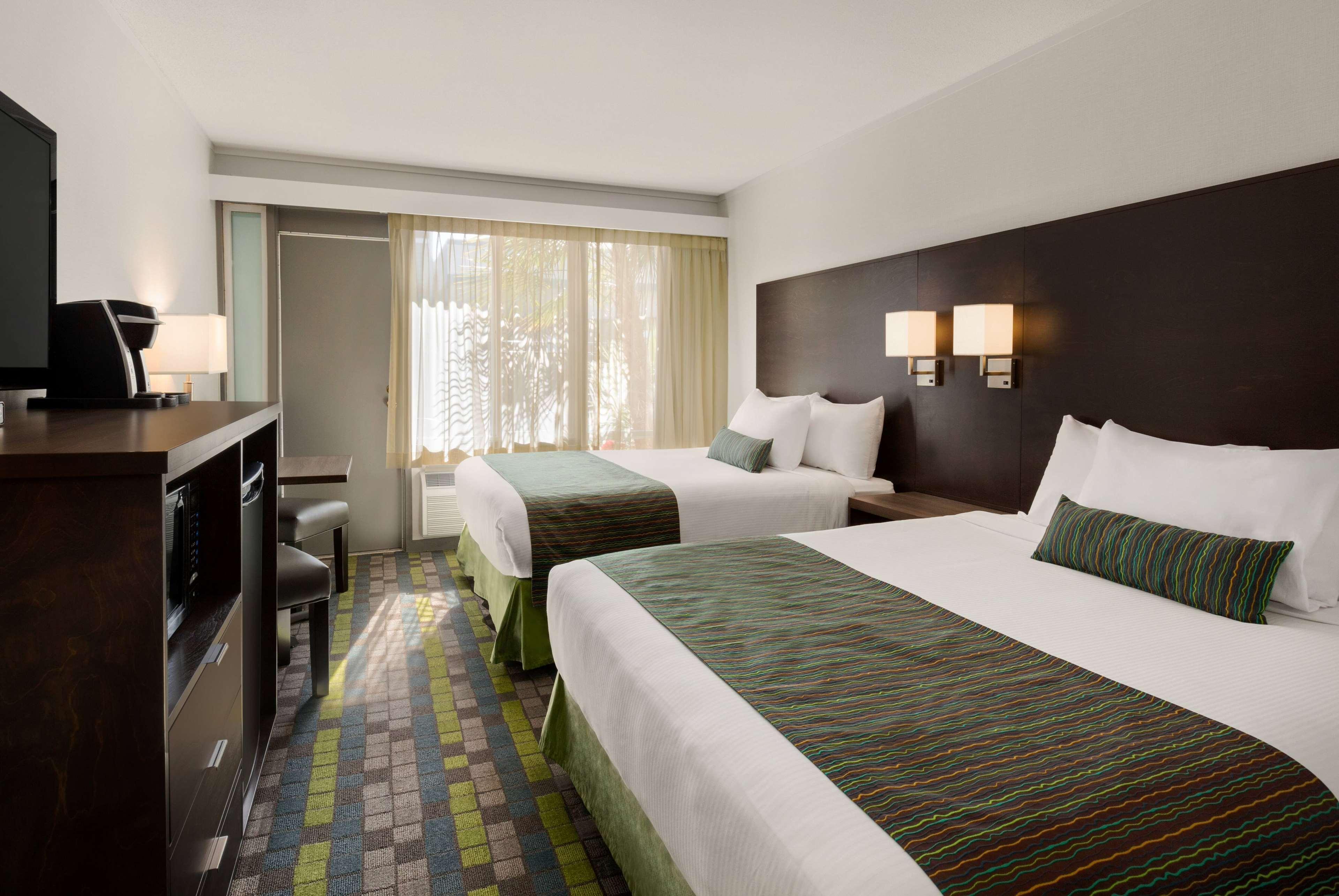 ทราเวลลอดจ์ วิกทอเรีย แอร์พอร์ต Motel ซิดนีย์ ภายนอก รูปภาพ