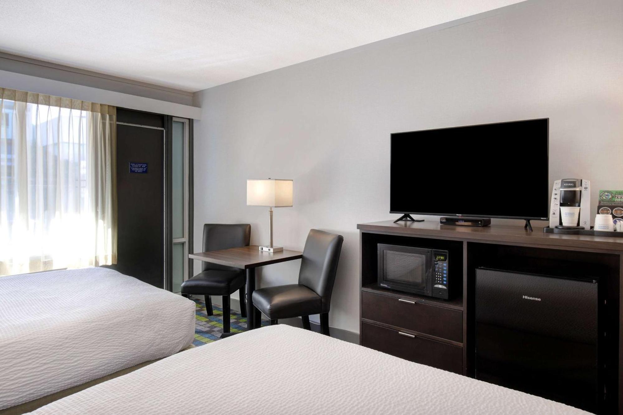 ทราเวลลอดจ์ วิกทอเรีย แอร์พอร์ต Motel ซิดนีย์ ภายนอก รูปภาพ